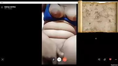 Indian mom puts own fingers in warm pussy for anonymous sex friend