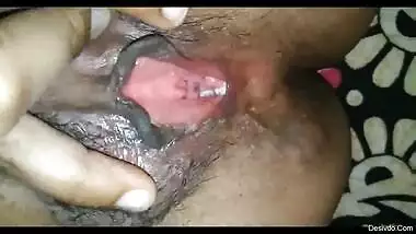 Desi bhabhi pussy fingering and recording by hubby after fucking