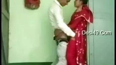 Indian gal caught drilled by lover in standing pose in Desi mms video