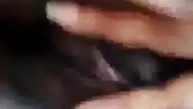 Cute Lankan Girl Exposing Her Nude Body