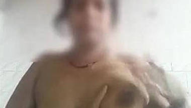 Big Boobs Bhabhi Nisha Rani Nude Bathing indian sex tube