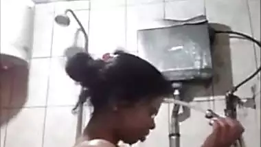 Local Bhabhi Selfie In The Bathroom