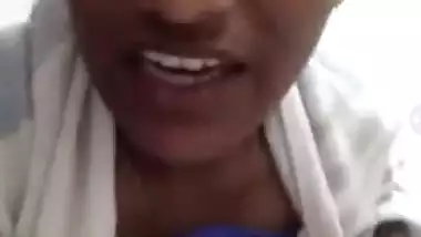 Tamil Ladki Ki Solo Boob Show Video