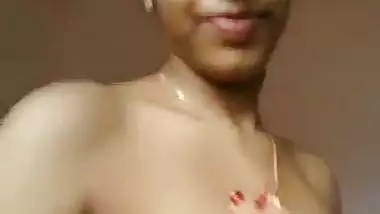 Tamil ponnu nude selfie