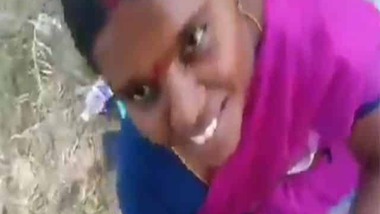 Married Tamil slut outdoor fun with her neighbor