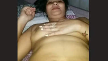 Beautiful hot aunty exposed