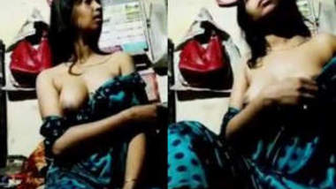 Super Horny Village Bhabhi Fingering Hard 2