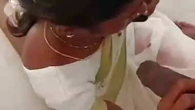 Cheating Wife Gives An Outdoors Tamil Blowjob To Her Bf