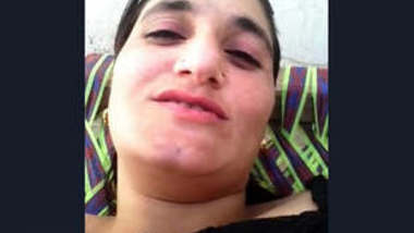 Horny Paki Bhabhi Showing Her Boobs And Pussy