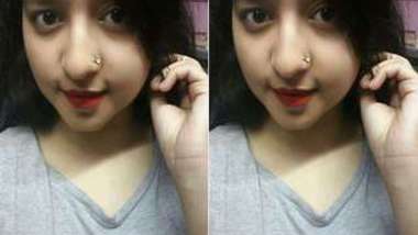 Attractive Desi Gal Gives Xxx Close Up Of Her Amateur Masturbation