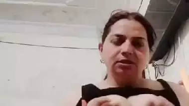 Desi Lady Role Play And Naked Fingering Video