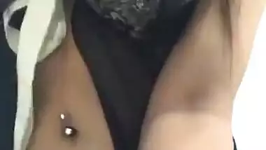 Desi hot model cleavage show in Lingerie
