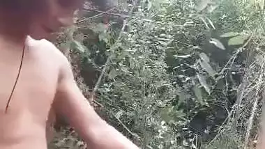 Lady cheats on her husband and enjoys outdoor Nepali sex