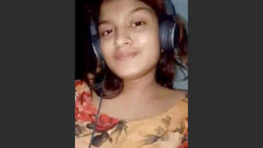 Sexy Desi Girl Showing Her Boobs And Pussy Part 1 indian sex tube