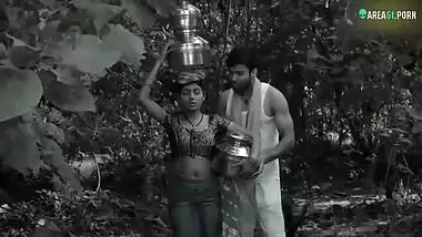Local hoodlum Desi Bhabhi fuck In the jungle she is terrified, XXX clip