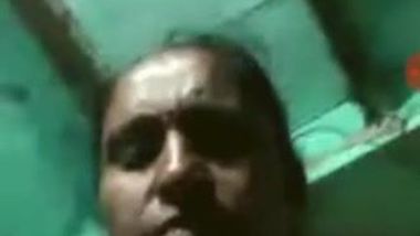 Horny Client Wants To See Nude Twat Of Xxx Desi Model During Show