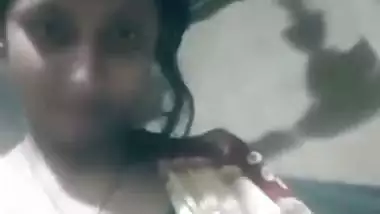 Horny Bengali MILF spontaneously performs XXX striptease for Desi boys