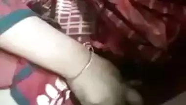 Unsatisfied housewife from Bangladesh dildo masturbation