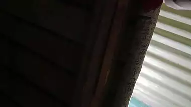 Wife Ki Friend Ko Chupke Se Apne Ghar Me Hi Chudayi Kar Di