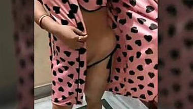 Swinger Couple Nita Dancing In Bikini